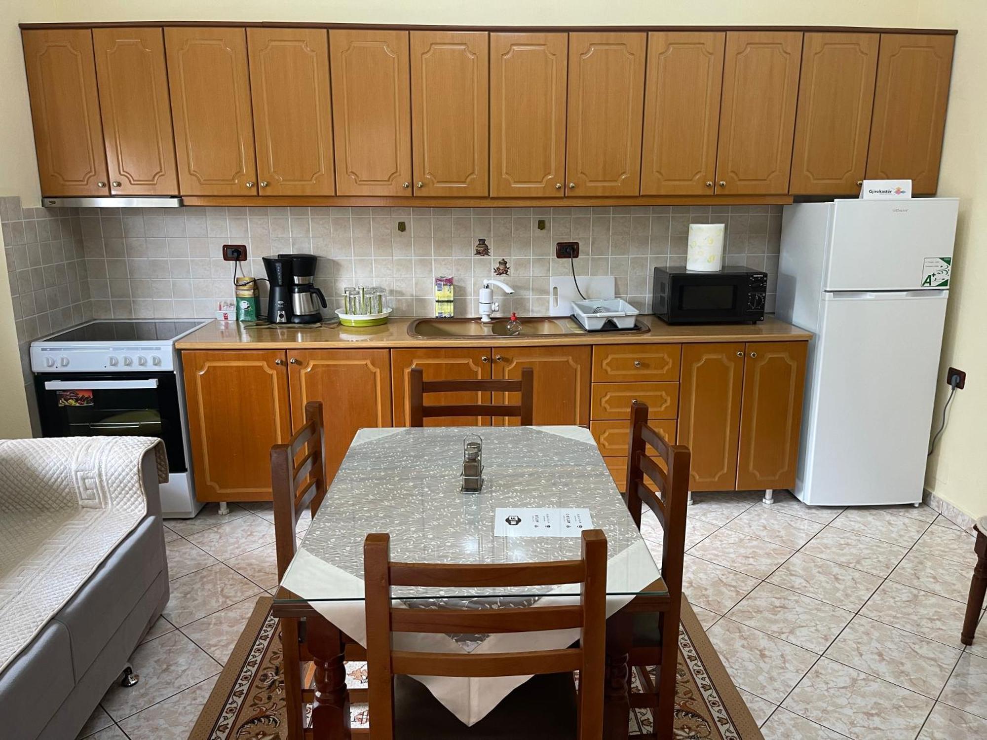 Artur'S Apartment จีโรคาสเตอร์ ภายนอก รูปภาพ